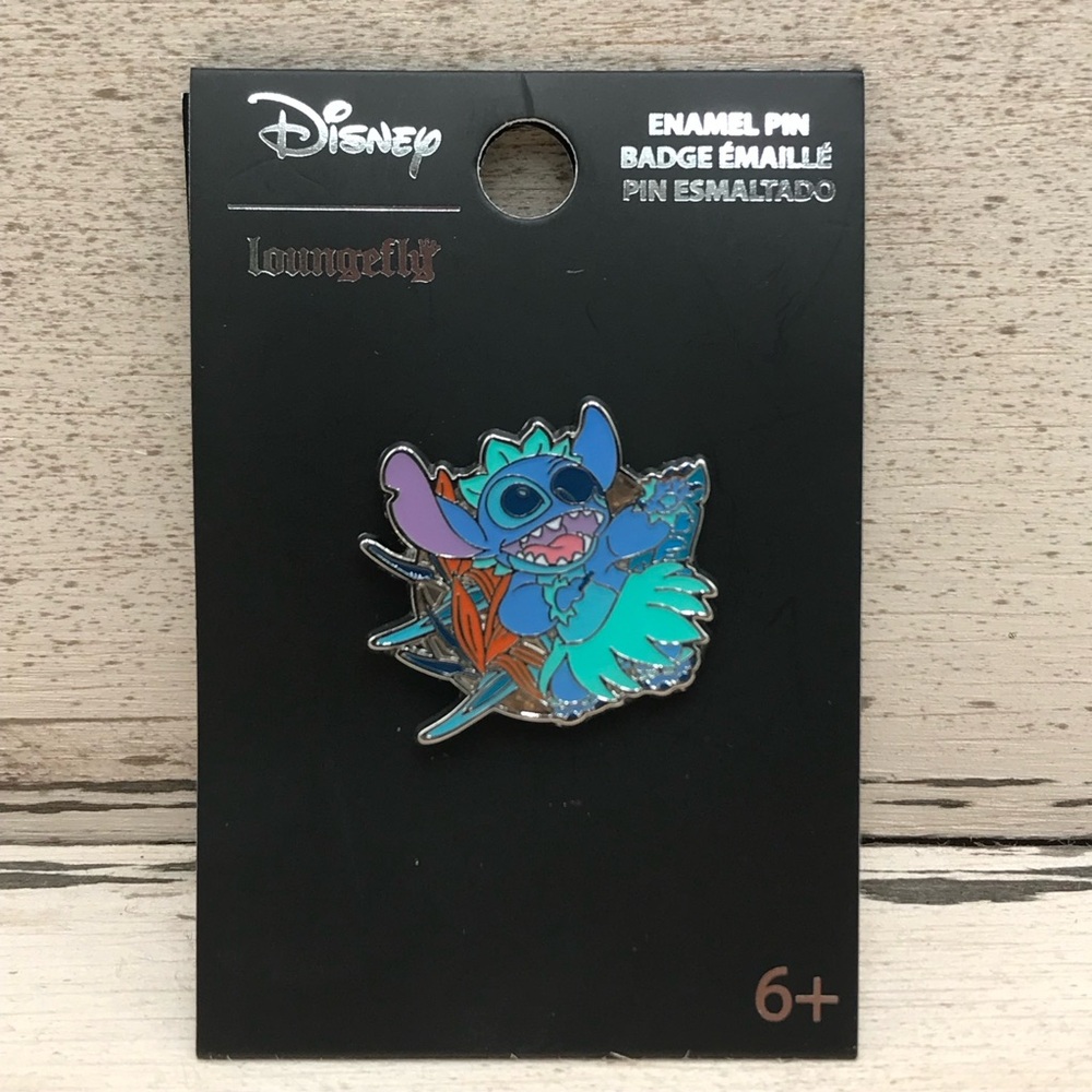 BN Disney LoungeFly Hula Stitch Pin
